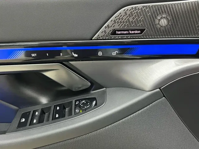 BMW 5 Series — Фото автомобиля 19