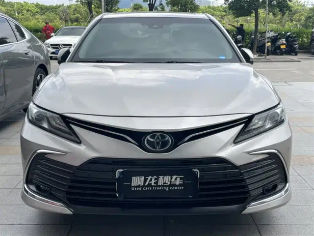 Toyota Camry — Фото автомобиля 2