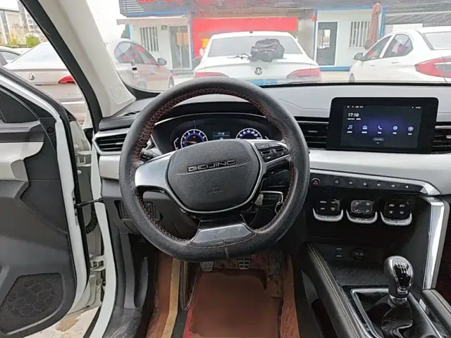 BAIC X3 — Фото автомобиля 10
