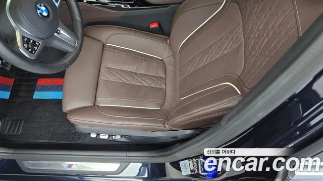 BMW 5 Series G30 — Фото автомобиля 24