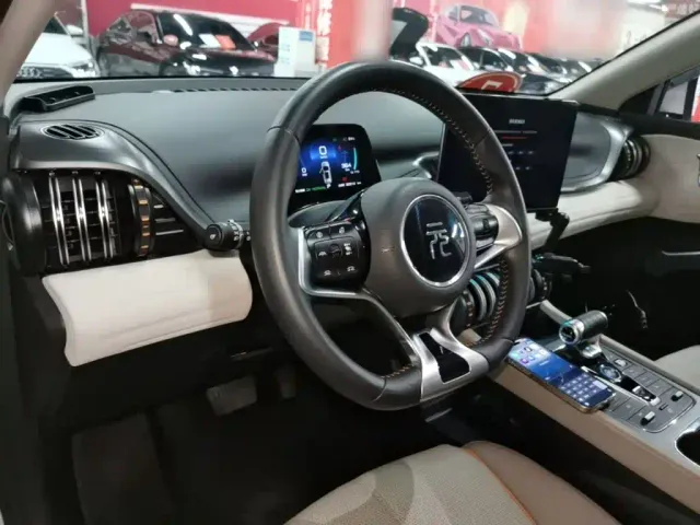 BYD Yuan PLUS — Фото автомобиля 9