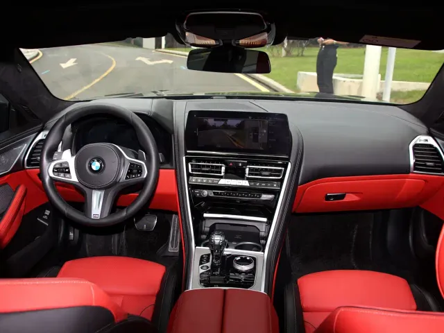 BMW 8 Series — Фото автомобиля 8