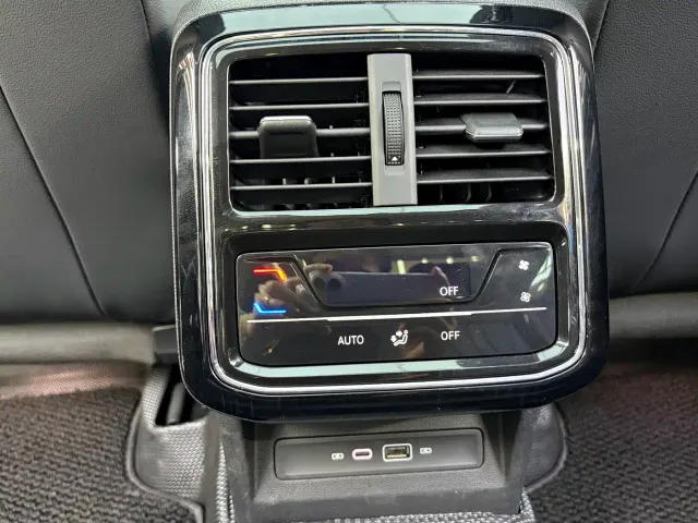 Volkswagen Passat — Фото автомобиля 4