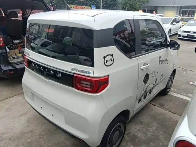 Wuling Hongguang Mini EV — Фото автомобиля 6