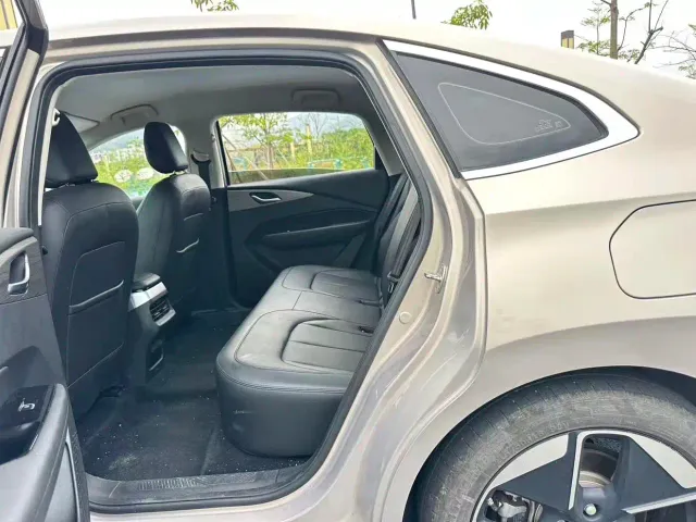 Wuling Starlight — Фото автомобиля 7