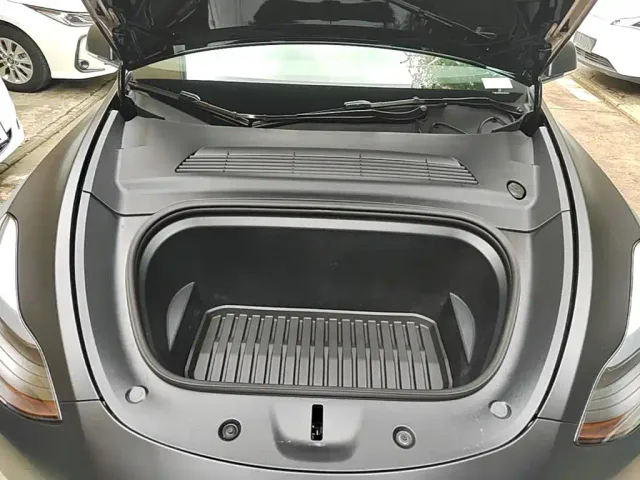 Tesla Model Y 2022 Facelift Rear-Wheel Drive Version — Фото автомобиля 19