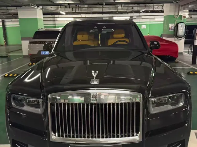 Rolls-Royce Cullinan — Фото автомобиля 2