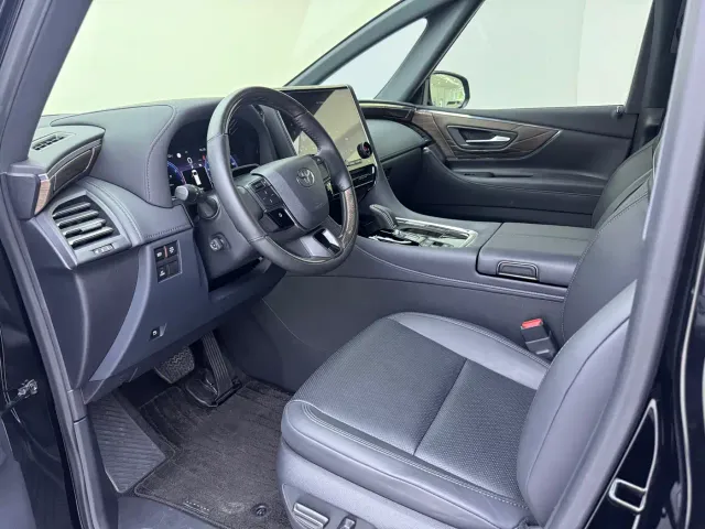 Toyota Alphard — Фото автомобиля 4