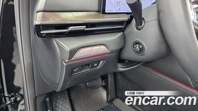 Genesis GV80 — Фото автомобиля 28