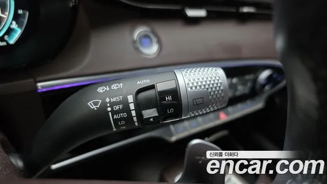 Genesis GV70 — Фото автомобиля 21