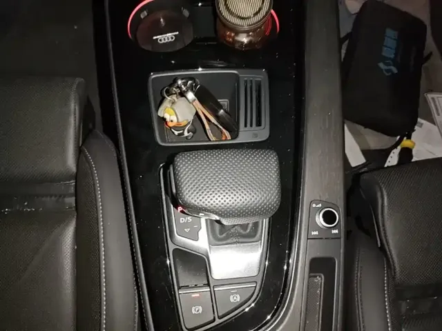 Audi Audi A4L 2024 40 TFSI Luxury Dynamic (Starry Night Edition) — Фото автомобиля 13