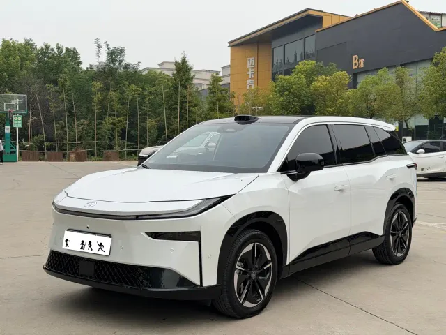 Toyota BoZhi 3X — Фото автомобиля 19