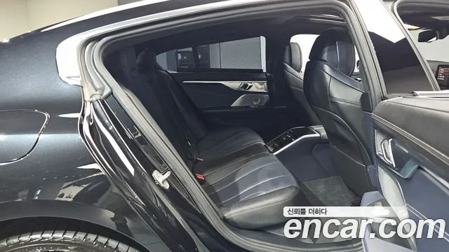 BMW 8 Series G15 — Фото автомобиля 18