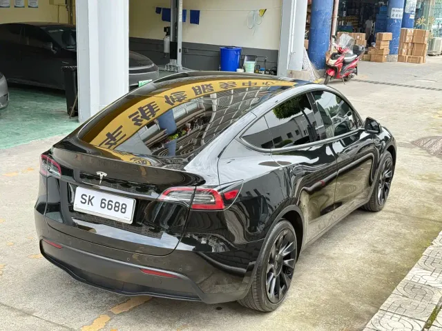 Tesla Model Y — Фото автомобиля 7