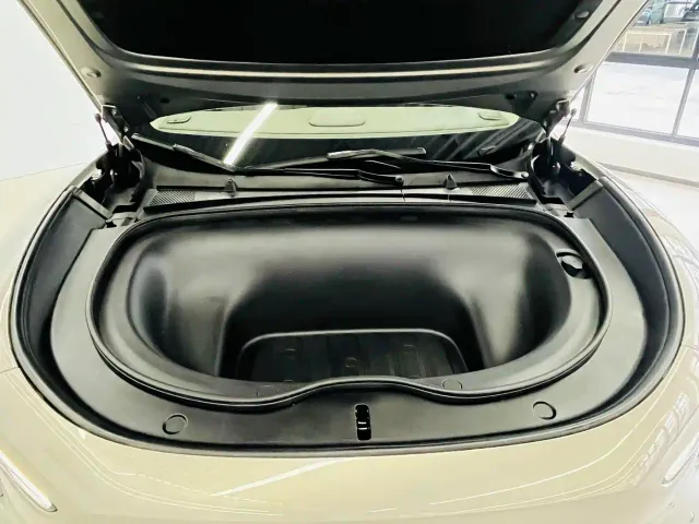 IM Motors LS6 — Фото автомобиля 4