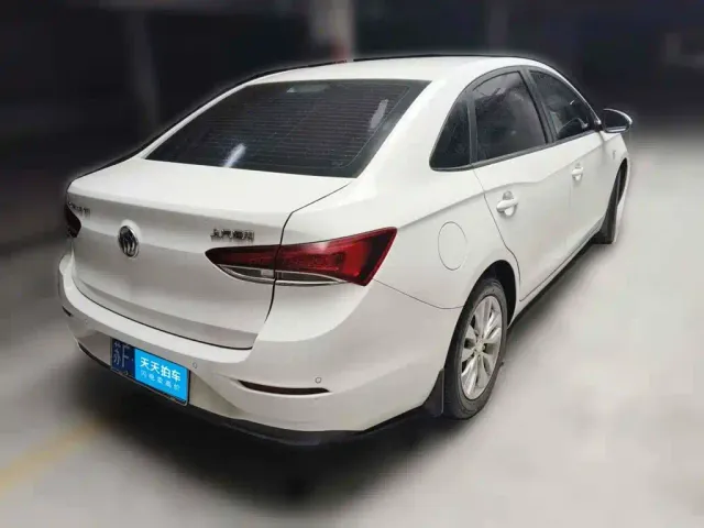 Buick Excelle — Фото автомобиля 2