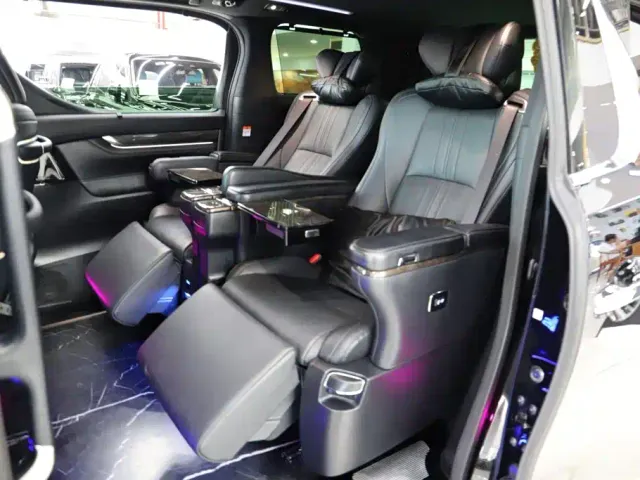 Toyota Vellfire — Фото автомобиля 9