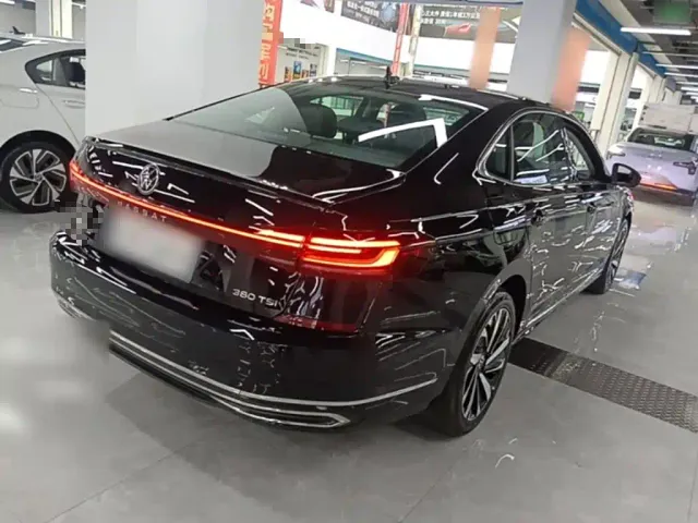 Volkswagen Passat — Фото автомобиля 6