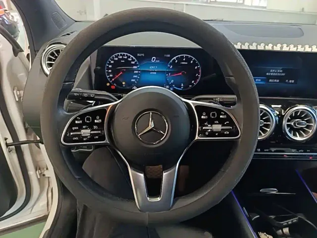 Mercedes-Benz GLA-Class — Фото автомобиля 10