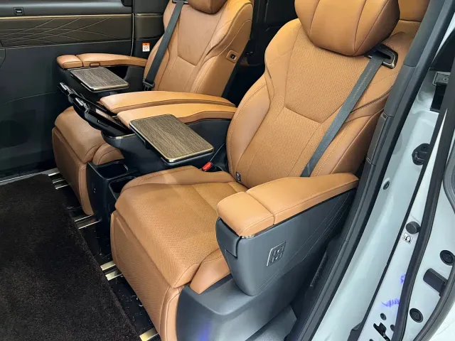 Toyota Vellfire — Фото автомобиля 12