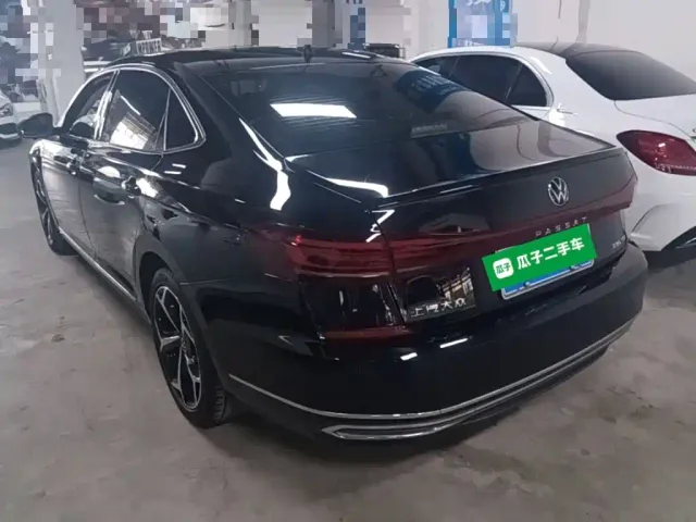 Volkswagen Passat 2023 Facelift 330TSI Starlight Elite Edition — Фото автомобиля 4