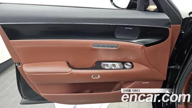 Genesis G90 — Фото автомобиля 24