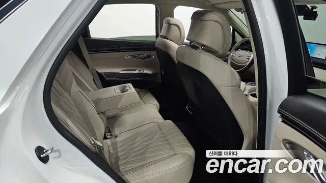 Genesis GV70 — Фото автомобиля 25