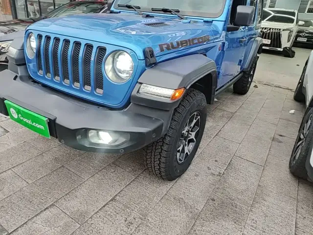 Jeep Wrangler — Фото автомобиля 23