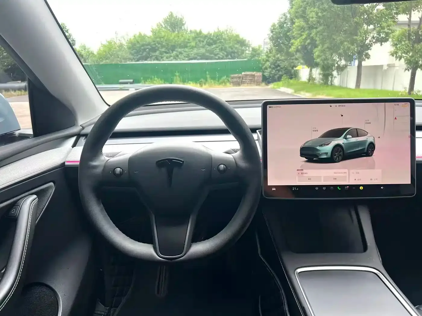 Tesla Model Y 2024 Rear-Wheel Drive Version — Фото автомобиля 13