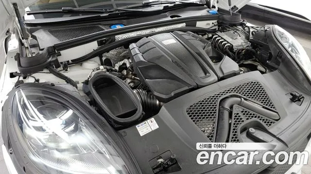 Porsche Macan — Фото автомобиля 6