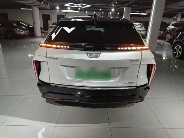 Cadillac Lyriq — Фото автомобиля 5