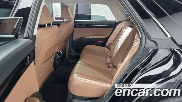 Hyundai Grandeur Grandeur (GN7) 2.5 Бензин 2WD — Фото автомобиля 4