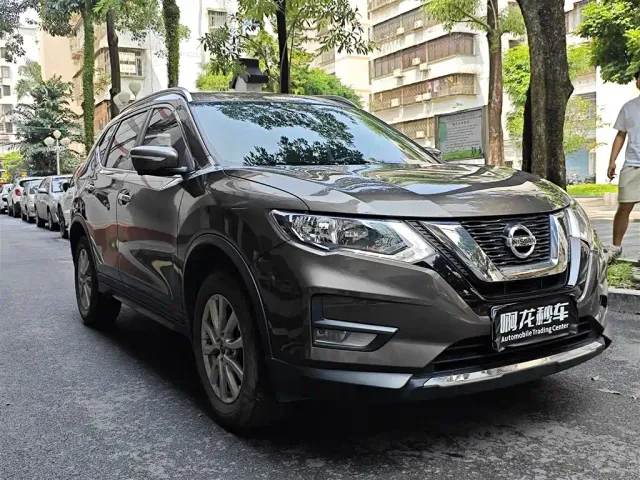 Nissan X-Trail — Фото автомобиля 3