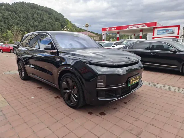 Li Auto L9 — Фото автомобиля 3