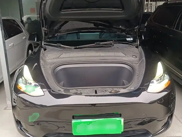 Tesla Model Y — Фото автомобиля 19