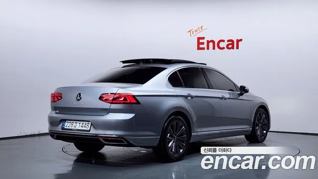 Volkswagen Passat — Фото автомобиля 2