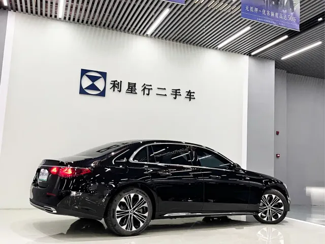 Mercedes-Benz E-Class — Фото автомобиля 10