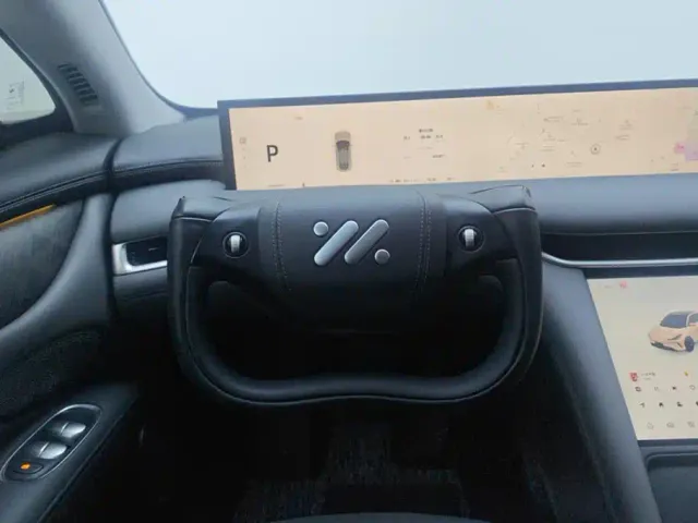 IM Motors LS6 — Фото автомобиля 15