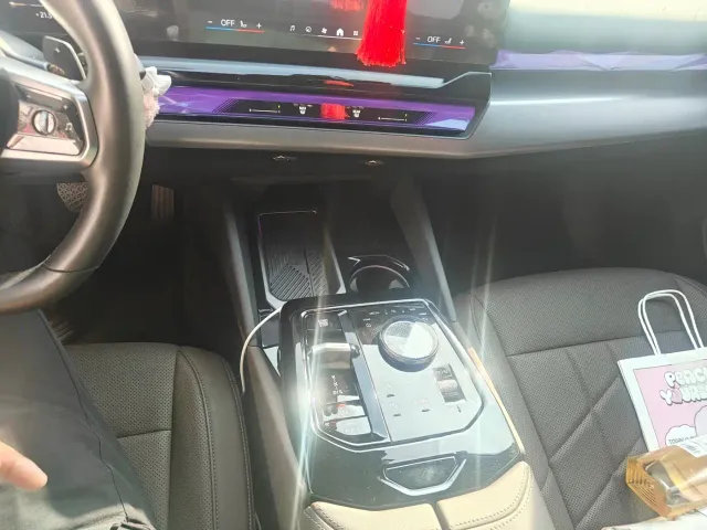 BMW 5 Series — Фото автомобиля 5