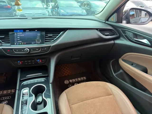 Buick Regal — Фото автомобиля 12