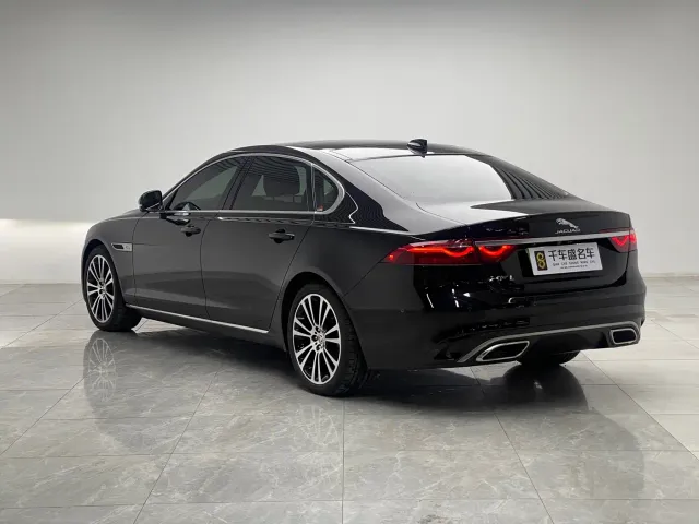 Jaguar XFL — Фото автомобиля 4