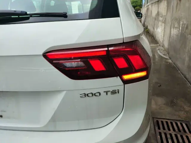 Volkswagen Tiguan L — Фото автомобиля 7