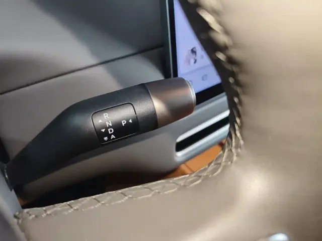 Li Auto i8 — Фото автомобиля 13