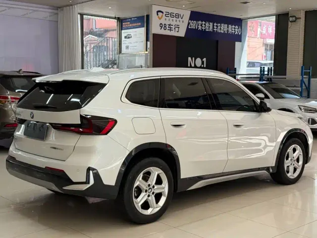 BMW X1 — Фото автомобиля 4