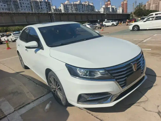 Roewe i6 — Фото автомобиля 3