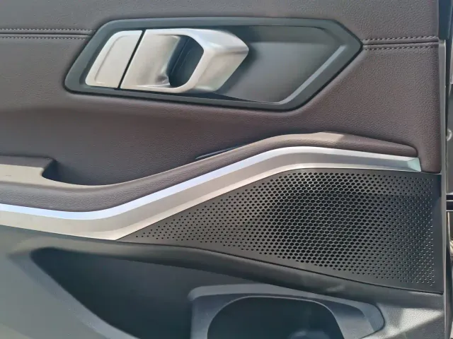 BMW 3 Series — Фото автомобиля 24