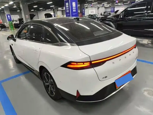 Xpeng P5 — Фото автомобиля 4