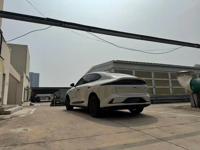 IM Motors LS6 — Фото автомобиля 9