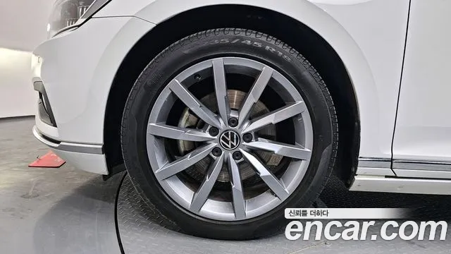 Volkswagen Passat Passat GT(B8) 2.0 TDI Prestige — Фото автомобиля 4