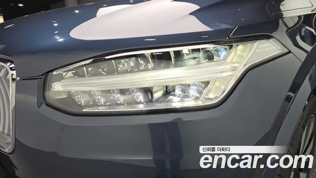 Volvo XC90 — Фото автомобиля 7
